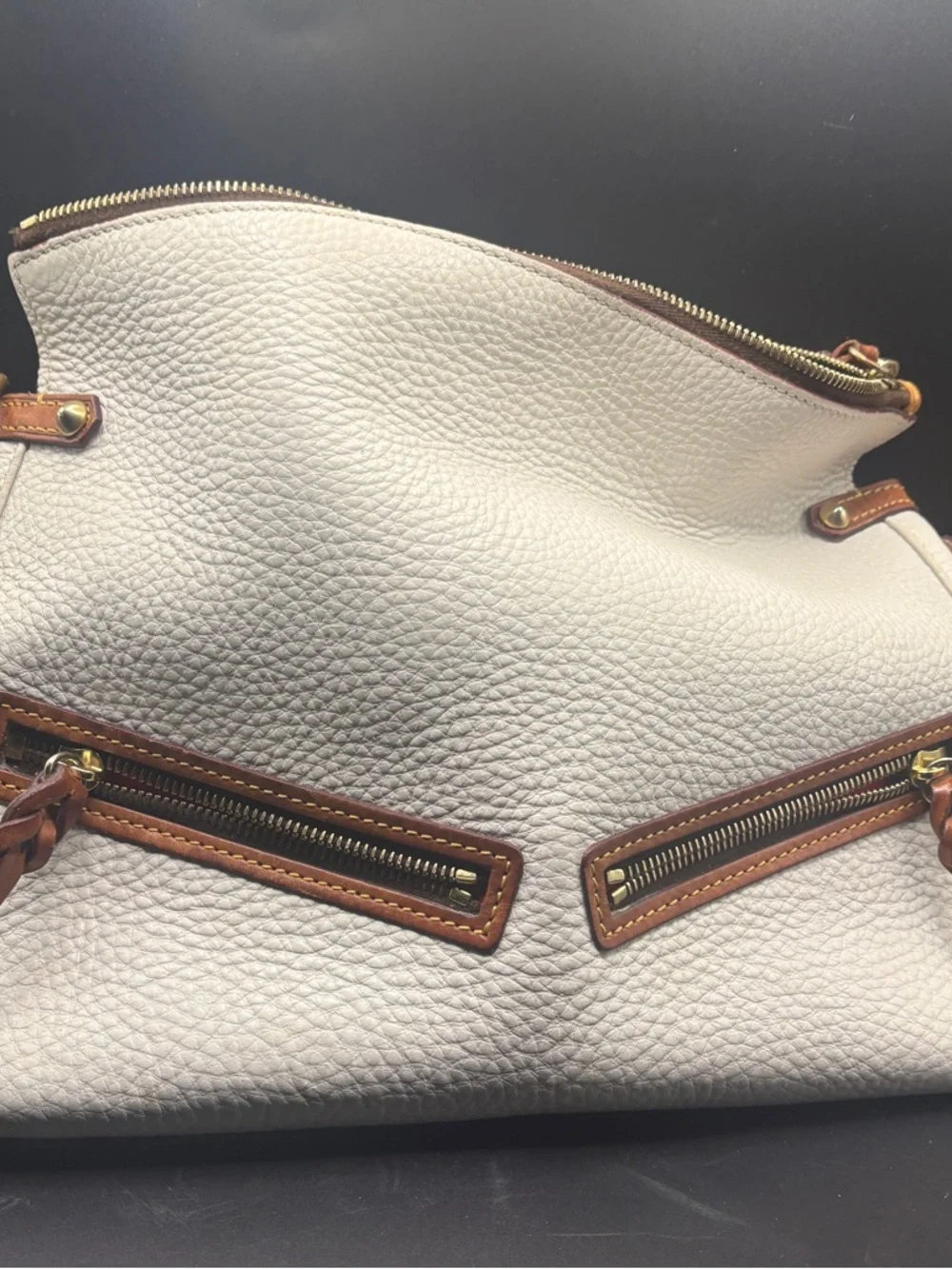 Dooney Bourke Pebble Grain White Leather Double Zip Pocket Hobo Bag Florentine - Picture 5 of 9